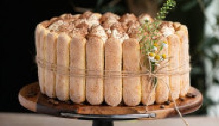 BAKA MILKINA ŠARLOTA TORTA Nostalgična poslastica koja tera vodu na usta