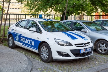 PRETUČEN POLICAJAC Zaustavio auto radi kontrole, pronašao narkotike, pa napadnut