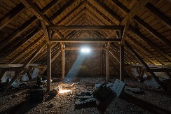 Proverite tavane i ormare – zaradite novac od starih telefona i ploča