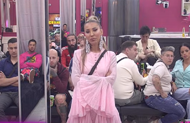 PREBLEDELA KAO KRPA! Stanija poslala brutalnu poruku Aneli, ona zanemela i obećala joj nešto šokantno, nastao muk u Eliti