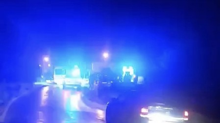 TRAGEDIJA KOD ZRENJANINA  Muškarac nastradao, kada je u automobili skrenuo s puta, pa udario u drvo