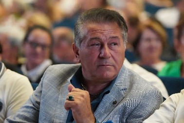 PLAĆAO ALIMENTACIJU, PA SAZNAO DA DETE MOŽDA NIJE NJEGOVO Halid Muslimović šokirao priznanjem: "Neće da radi DNK"