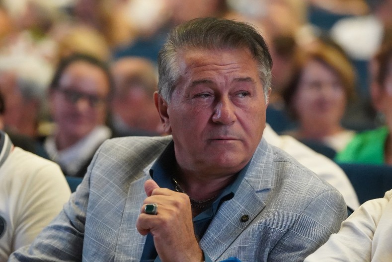 PLAĆAO ALIMENTACIJU, PA SAZNAO DA DETE MOŽDA NIJE NJEGOVO Halid Muslimović šokirao priznanjem: "Neće da radi DNK"