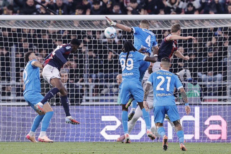 NAPOLI IZGUBIO U BOLONJI Đenova i Fjorentina podelili bodove u Seriji A