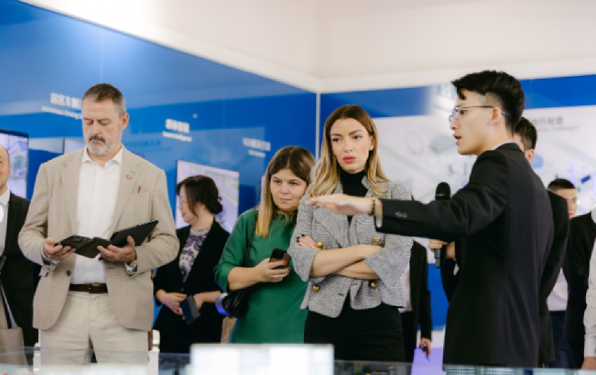 KINESKI PROIZVOĐAČ KAMIONA I AUTOBUSA DOLAZI U SRBIJU?  Mesarović otkriva ključne detalje!