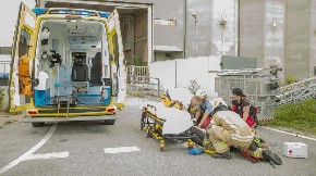 POGINUO DEČAK (3): Pao sa ograde dok ga je ujak čuvao