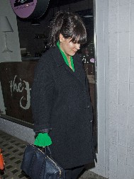 ZNATE LI KAKO IZGLEDA OSVETNIČKA HALJINA? E BAŠ OVAKO! Pevačica stala pred kamere i naterala muža da se zapita zašto je prevario?