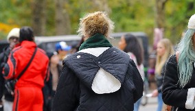 ZAČEPILA SVIMA USTA Komičarka se prepolovila, utegla u zavodljivu haljinu, pa onda odgovorila na dramu