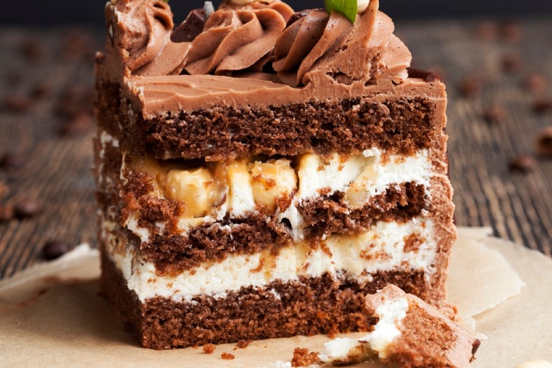 KENEDI TORTA BUDI NOSTALGIJU Izdašna i puna čokolade i oraha, a totalno zaboravljena