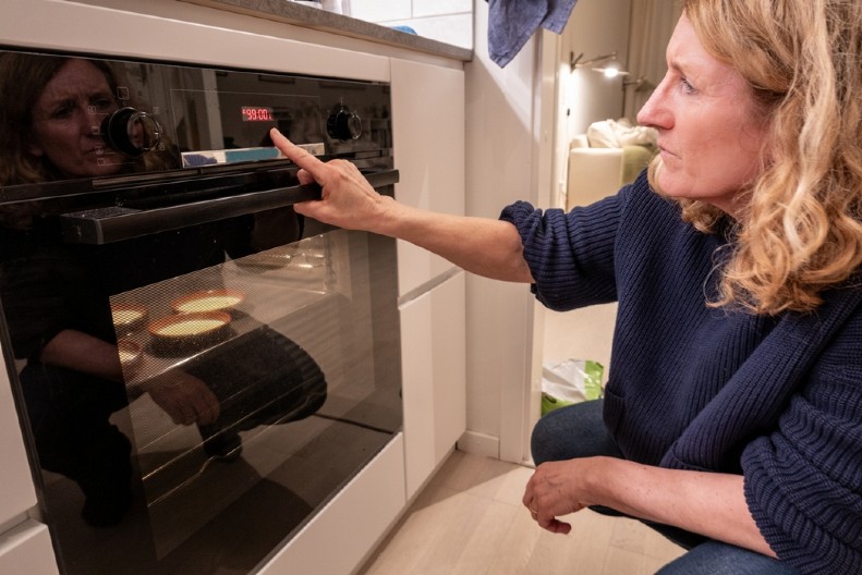 RERNU TREBA ZAGREJATI PRE PEČENJA?! Mnogi prave 1 grešku, a ne znaju da je to veoma loše za zdravlje