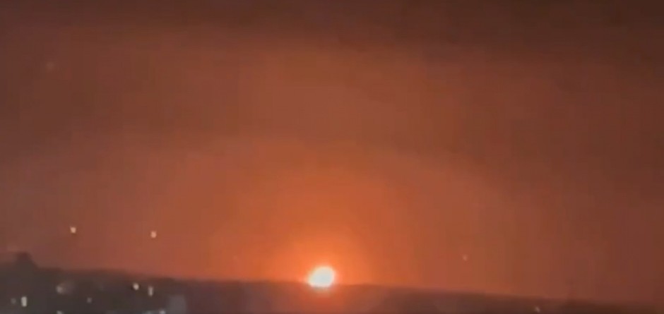 EKSPLOZIJE PRETVORILE NOĆ U DAN Pojavio se snimak strahovitog raketnog napada na Kijev, ima mrtvih! (VIDEO)