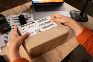 Momak je naručio telefon vredan 2.000 evra – kad je otvorio kutiju, tuga, unutra samo vazduh