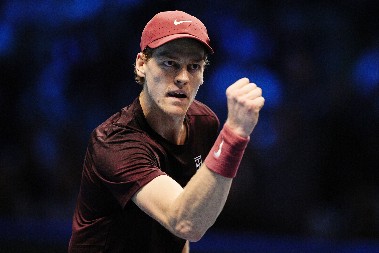 DRUGI ISHOD SE NIJE NI OČEKIVAO Siner protutnjao do finala u Torinu