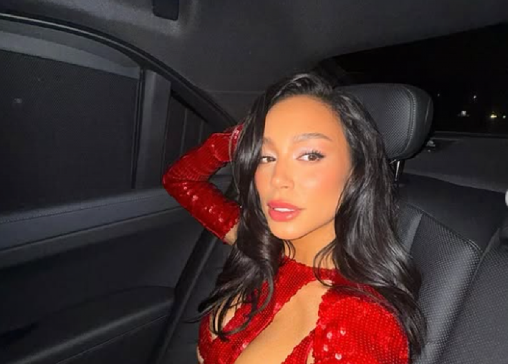 RAZUZDANA I BEZ KONTROLE! Edita Aradinović u crnoj čipki pokazala sve, grudi u prvom planu (FOTO)