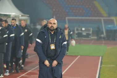 EMOTIVNA KOREOGRAFIJA KOJA ĆE SE PAMITI ZAUVEK Dirljive scene u Banjaluci gde su Borac i Radnički igrali u čast preminulog Mladena Žižovića