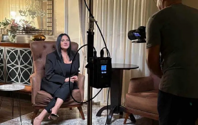 "OVO JE POSLEDNJI PUT DA GOVORIM O NJEGOVOJ SMRTI" Pevačica se slomila u emisiji, preminuo je u 33. godini života