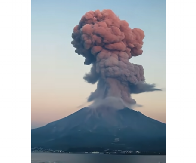 EKSPLOZIJA GRUNULA U ZORU! Pakao nad Japanom, nebo prekrio oblak pepela od 4.000 metara! (VIDEO)