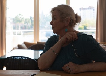 "ZNAŠ, ŽENA U TVOJIM GODINAMA…" Zašto Srpkinje u 50-im izgledaju umorno i istrošeno, tri faktora koja ubrzavaju starenje