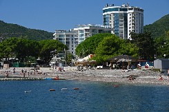 KAO BALKANSKI BEVERLI HILS: Crnogorci u ovom zaleđu nude kuće od 4 miliona evra, kvadrat 7.000 evra