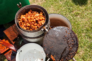 NAPRAVITE SAVRŠENE ČVARKE ZA MANJE OD 2 SATA I U STANU Kilogram košta kao suvo zlato
