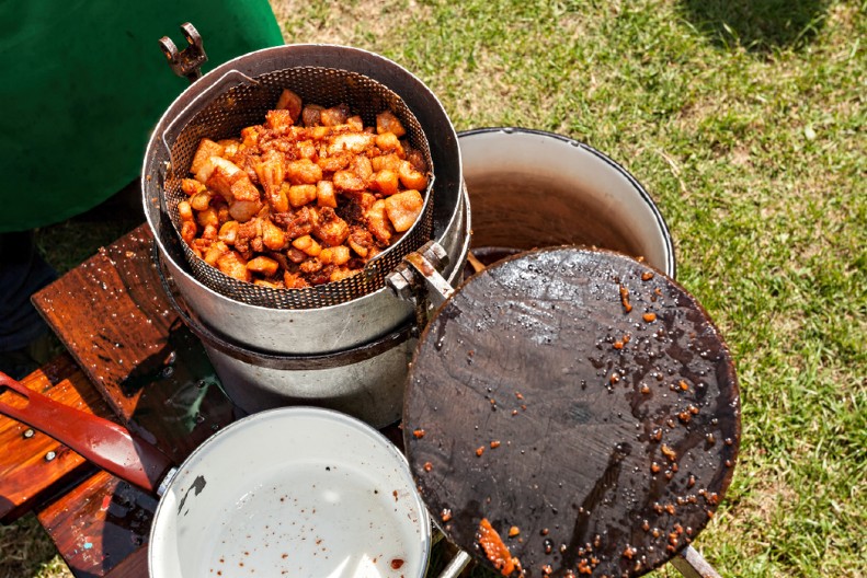 NAPRAVITE SAVRŠENE ČVARKE ZA MANJE OD 2 SATA I U STANU Kilogram košta kao suvo zlato
