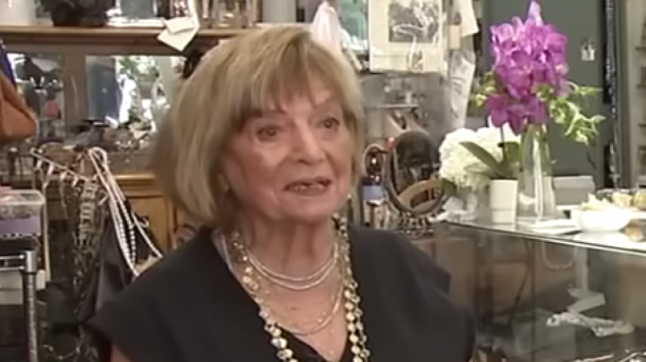 IMA 101 GODINU I SVAKI DAN IDE NA POSAO "Ne mogu da sedim kod kuće - umrla bih da ne radim"