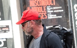 ZAVRŠIO U BOLNICI Slavni glumac hitno hospitalizovan, imao jak bol u ovom delu tela