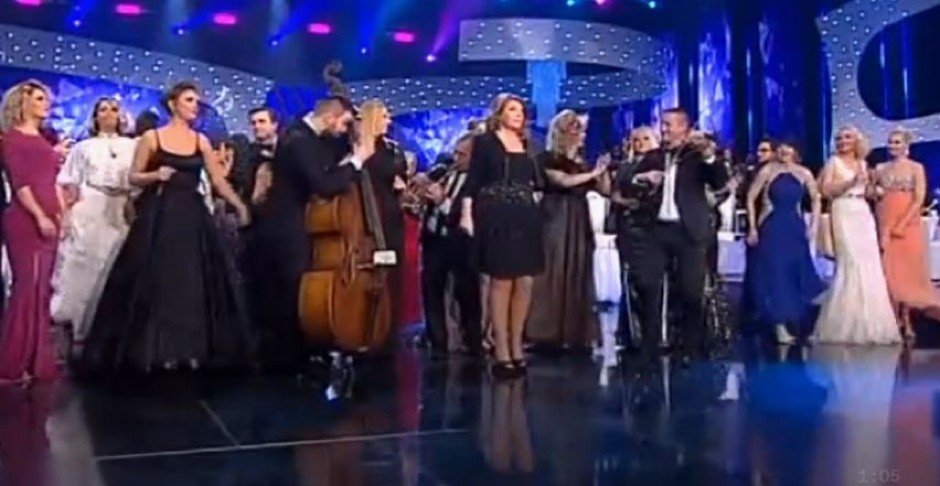 TERALA KRAVE I SVINJE PRE ŠKOLE Naša pevačica odrasla u teškoj bedi, u dve sobe živelo desetoro