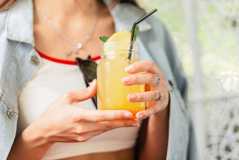 PILA SAM VODU SA LIMUNOM SVAKO JUTRO 14 DANA Rezultati su me iznenadili, ali ne onako kako sam očekivala