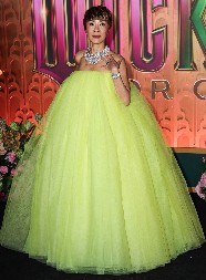 DA LI TREBA ZVATI MODNU POLICIJU ZBOG OVOGA?  Oskarovka haljinom posvađale ljude na internetu - jedni se krste, drugi se dive!