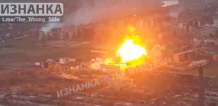 RUSI BACILI AVIONSKU BOMBU FAB-3000 NA PUNKT UKRAJINSKIH VOJNIKA Objavljen snimak napada (VIDEO)