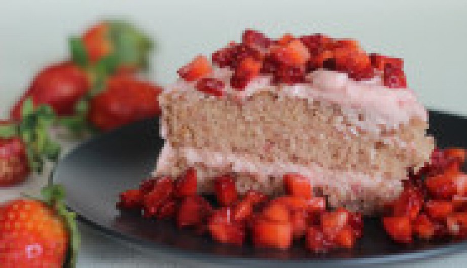 BRZA TORTA SA MALINAMA I PIŠKOTAMA ZA LENJE DOMAĆICE Gotova dok pristavite kafu