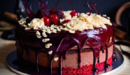 BARON TORTU SU OBOŽAVALE I ARISTOKRATE 4 kore, maline i kvalitetna čokolada