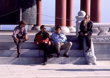 NAJVEĆA FILMSKA ZVEZDA JE DANAS BESKUĆNIK  Vuče se po hotelima, niko ne želi da ga zaposli, ali to nije ono najgore!