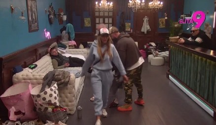 HAOS KOJI TRESE ELITU! Aneli u suzama i besu ruši sve pred sobom, pobacala sve Lukine stvari (VIDEO)