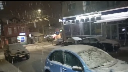 MNOGI VOZAČI NE ZNAJU NI DA POSTOJI Skrivena funkcija u autu koja povećava bezbednost zimi