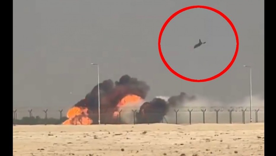 TRAGEDIJA NA AEROMITINGU! Lovački avion se zakucao u zemlju pred publikom! (VIDEO)