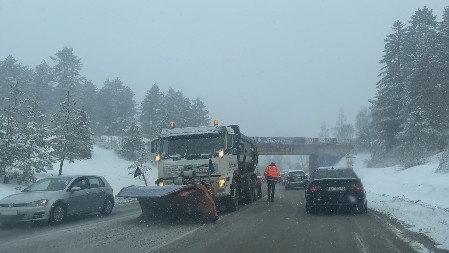 JUTRO U MINUSU, NAJVIŠA DNEVNA TEMPERATURA 7 STEPENI Danas širom Srbije kiša, susnežica i sneg, RHMZ najavio kad prestaju padavine