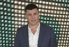 BRAT VUKA KOSTIĆA U SREĆNOM BRAKU SA NAŠOM POZNATOM GLUMICOM Svi je znate iz popularnih serija!