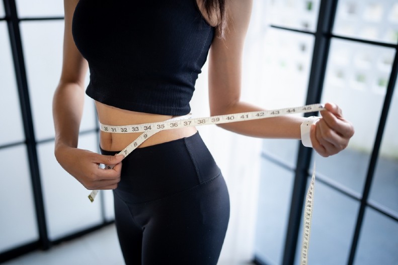 POTROŠILA JE MILIONE DA BI IMALA NAJTANJI STRUK NA SVETU Sada je šokirala priznanjem - "Bolno je, ali skidam korset samo kada se tuširam"