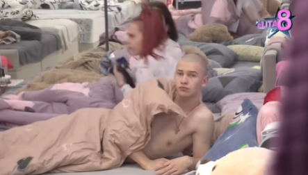 NAJAVILI RAZVOD, A ONA JE SADA TRUDNA! Andrej (18) van sebe: "Ne mogu da verujem"