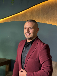 ''JESMO LI TOLIKO OČAJNI?'' Javnost u neverici jer Darko Lazić peva na lažnoj svadbi u Novom Sadu, evo koliko košta da budete gost