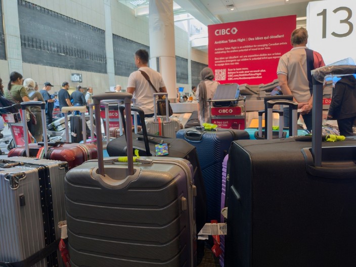 HAOS NA EVROPSKOM AERODROMU Sumnjivi baloni nadleću zemlju, optužuju Belorusiju