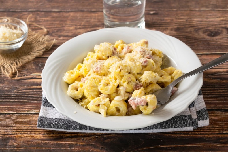ZAPEČENI TORTELINI SA SIROM RAJ ZA NEPCA Zbog njih i sit postane gladan