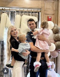 "MOLILA SAM SE DA SAM TRUDNA KAD JE UBIJEN" Čarlijeva udovica u suzama ogolila dušu (VIDEO)