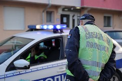 TRAGEDIJA KOD LESKOVCA Nastradao muškarac, podleteo pod autobus