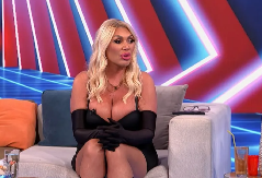 ŠOK I NEVERICA! Bivša inspektorka u emisiju došla bez donjeg veša, voditeljki zanemeli: "Je l' treba da raširim noge?!" (FOTO)
