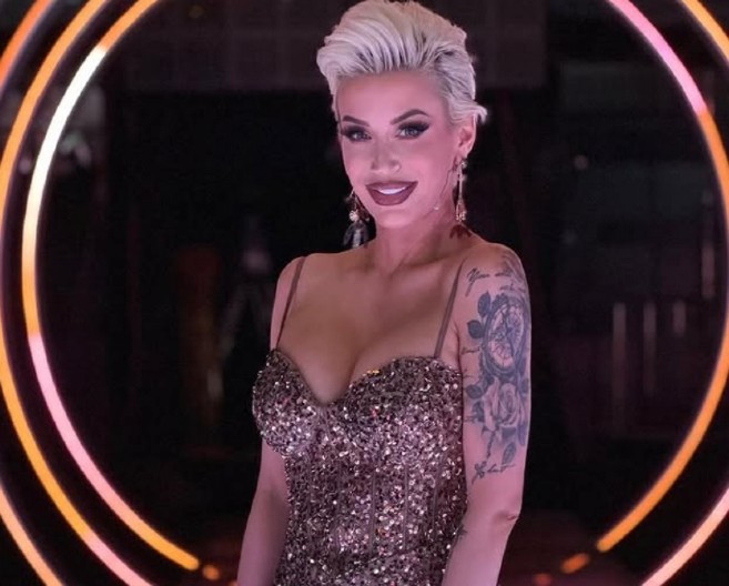 DUŠICA JAKOVLJEVIĆ U IZAZOVNOM IZDANJU! Top bez brushaltera, telo nikad zategnutije, tetovaže svuda (FOTO)