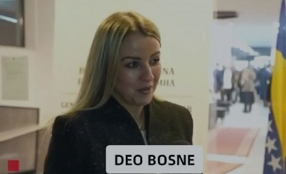 HOĆE LI SE BLOKADERI OGRADITI OD OVE ŽENE? Selma bi da pocepa Srbiju, tvrdi da su Srbi genocidaši, podržava Kurtija - I, šta kažete blokaderi?