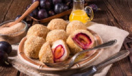 BAKINE KNEDLE SA ŠLJIVAMA BUDE NOSTALGIJU Poslastica koja nikad ne izlazi iz mode